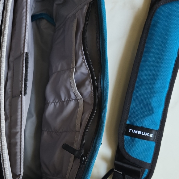 Timbuk2 Custom Small Classic Messenger Bag - Picture 4 of 7